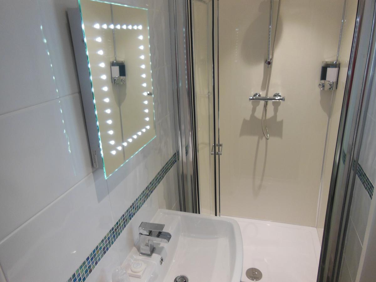 Y Giler Arms Hotel Pentrefoelas Екстериор снимка
