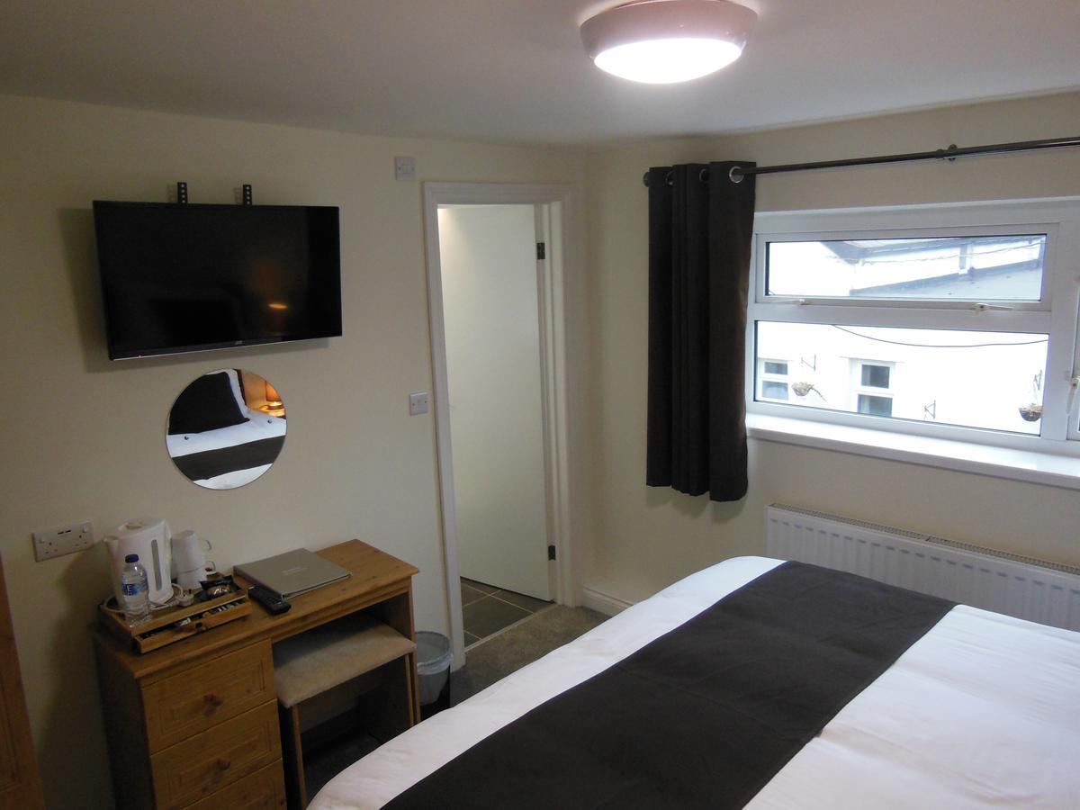 Y Giler Arms Hotel Pentrefoelas Екстериор снимка