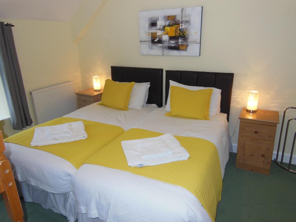Y Giler Arms Hotel Pentrefoelas Екстериор снимка