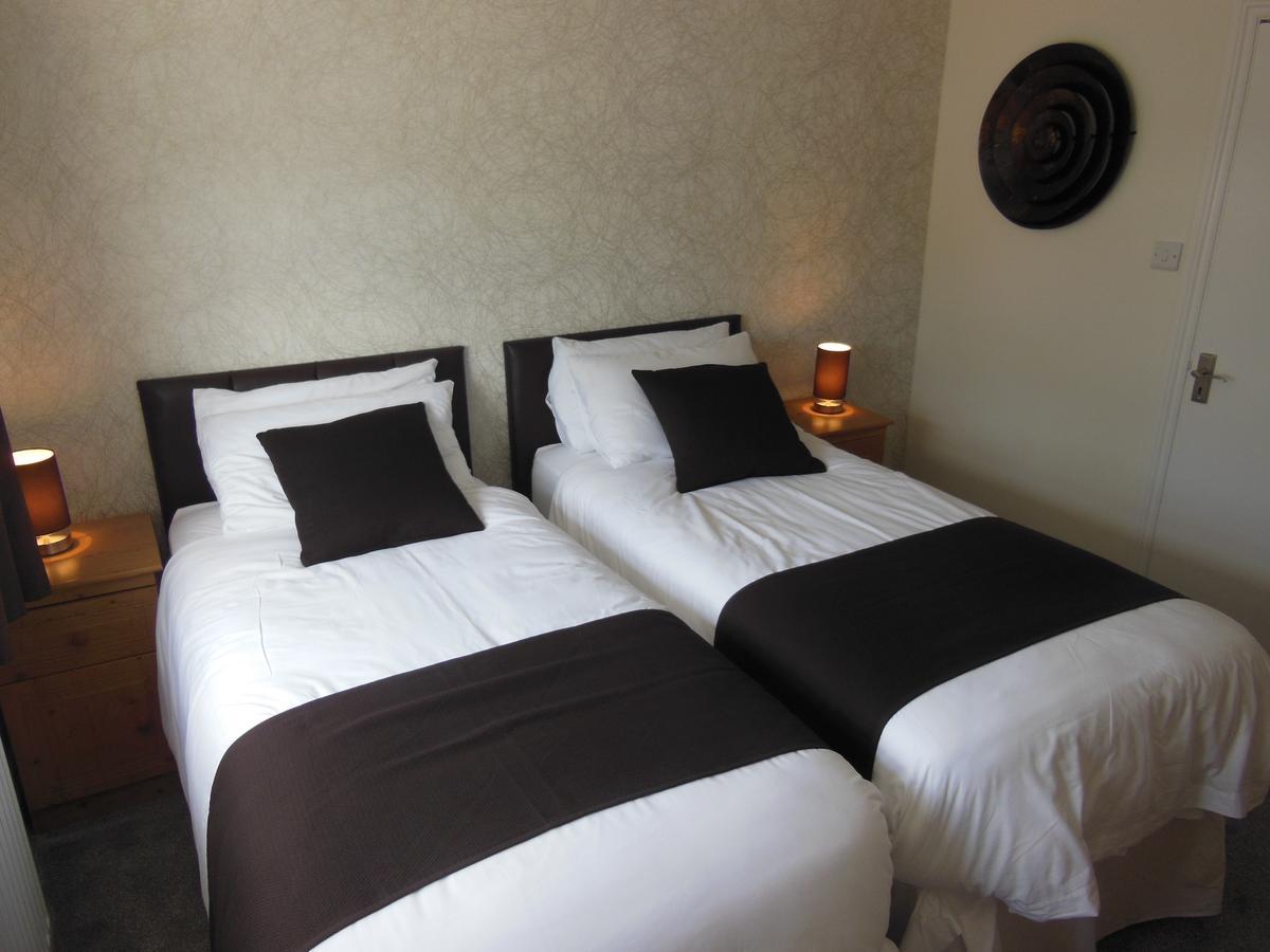 Y Giler Arms Hotel Pentrefoelas Екстериор снимка