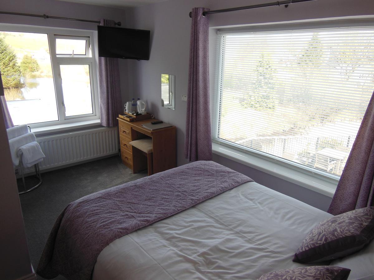 Y Giler Arms Hotel Pentrefoelas Екстериор снимка