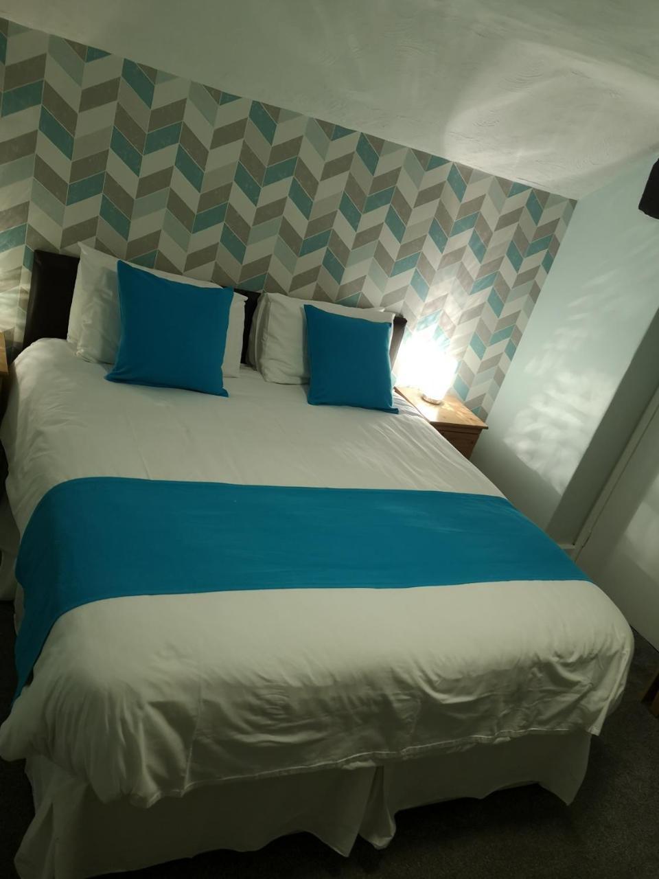 Y Giler Arms Hotel Pentrefoelas Екстериор снимка