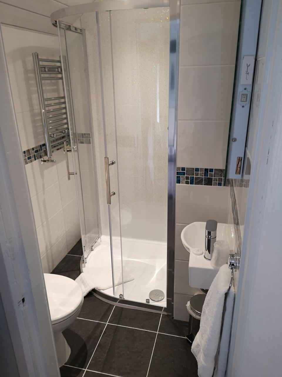 Y Giler Arms Hotel Pentrefoelas Екстериор снимка