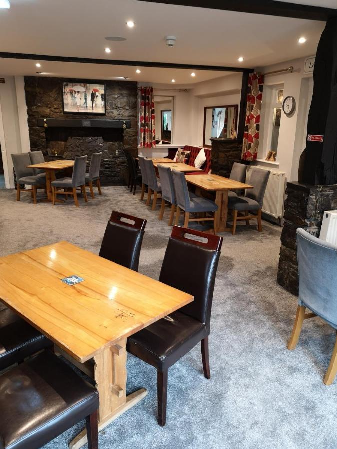 Y Giler Arms Hotel Pentrefoelas Екстериор снимка